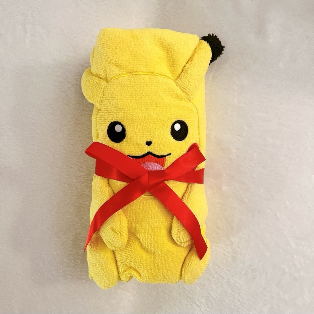 Brand New pokemon Pikachu yellow blanket throw bath towel with button